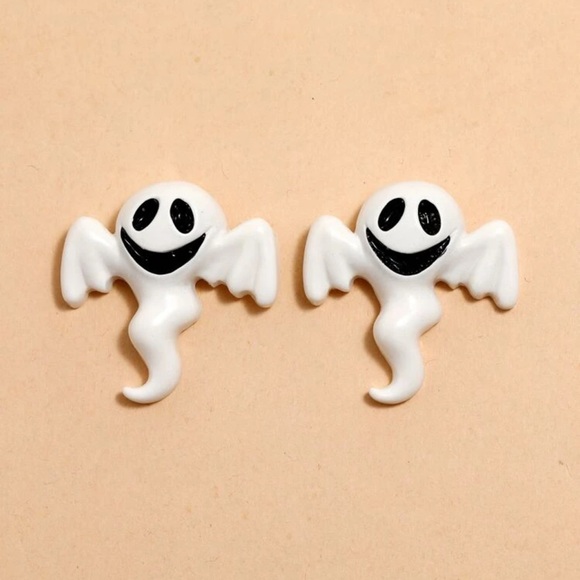 👻 Adorable Cartoon Ghost Large Stud Earrings 👻 - Picture 4 of 5